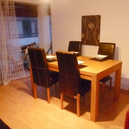 Luxury Town Centre Apartment Кинсейл Екстериор снимка