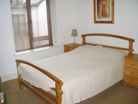 Luxury Town Centre Apartment Кинсейл Екстериор снимка