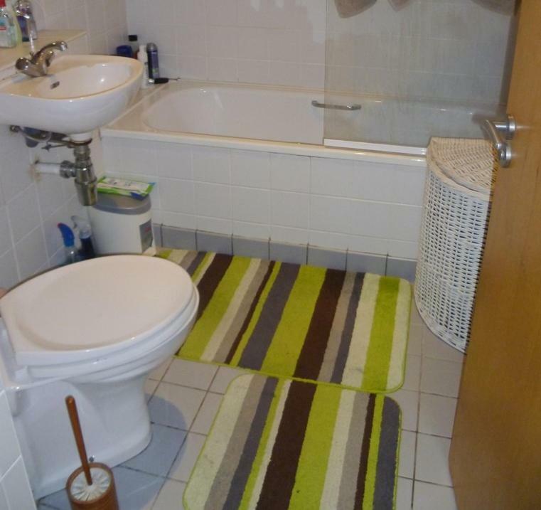 Luxury Town Centre Apartment Кинсейл Екстериор снимка